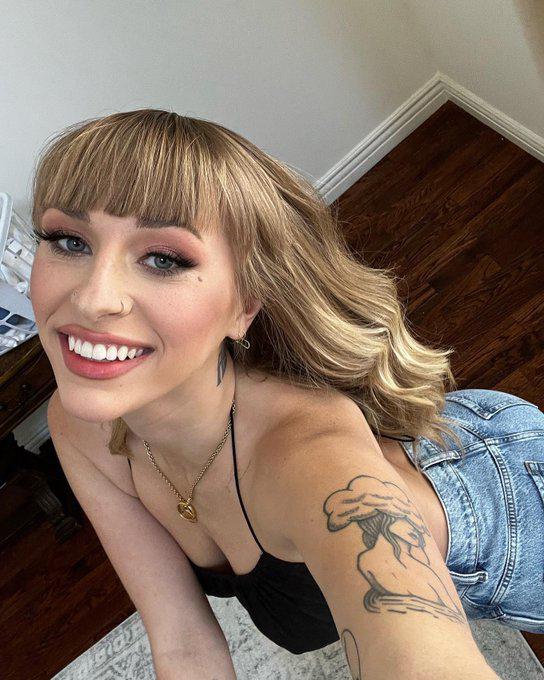 Mariana Gina Featured Top Escort